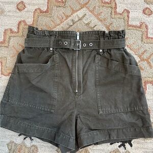 High-Waist Belted Utility Shorts - Olive